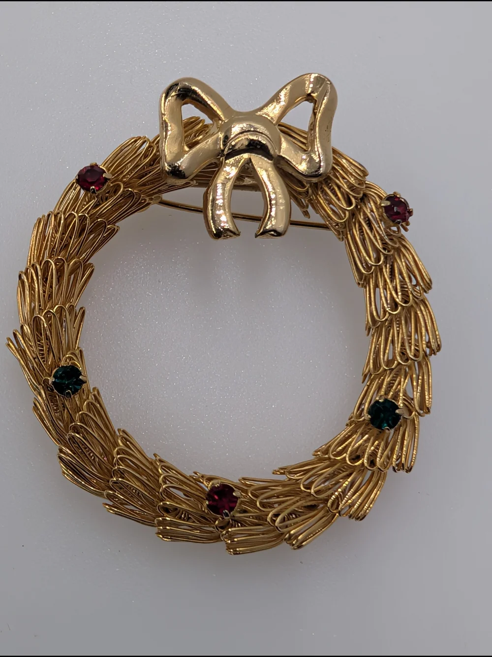 Gold-Tone Wreath Brooch with Green and Red Stones C66